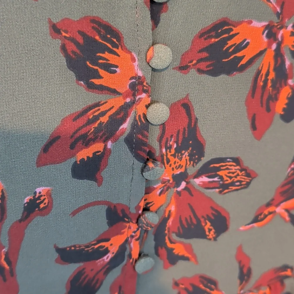 Madewell Moonblossom Ruffle-Sleeve Dress in the Winter Orchid floral pattern. - Picture 7 of 8